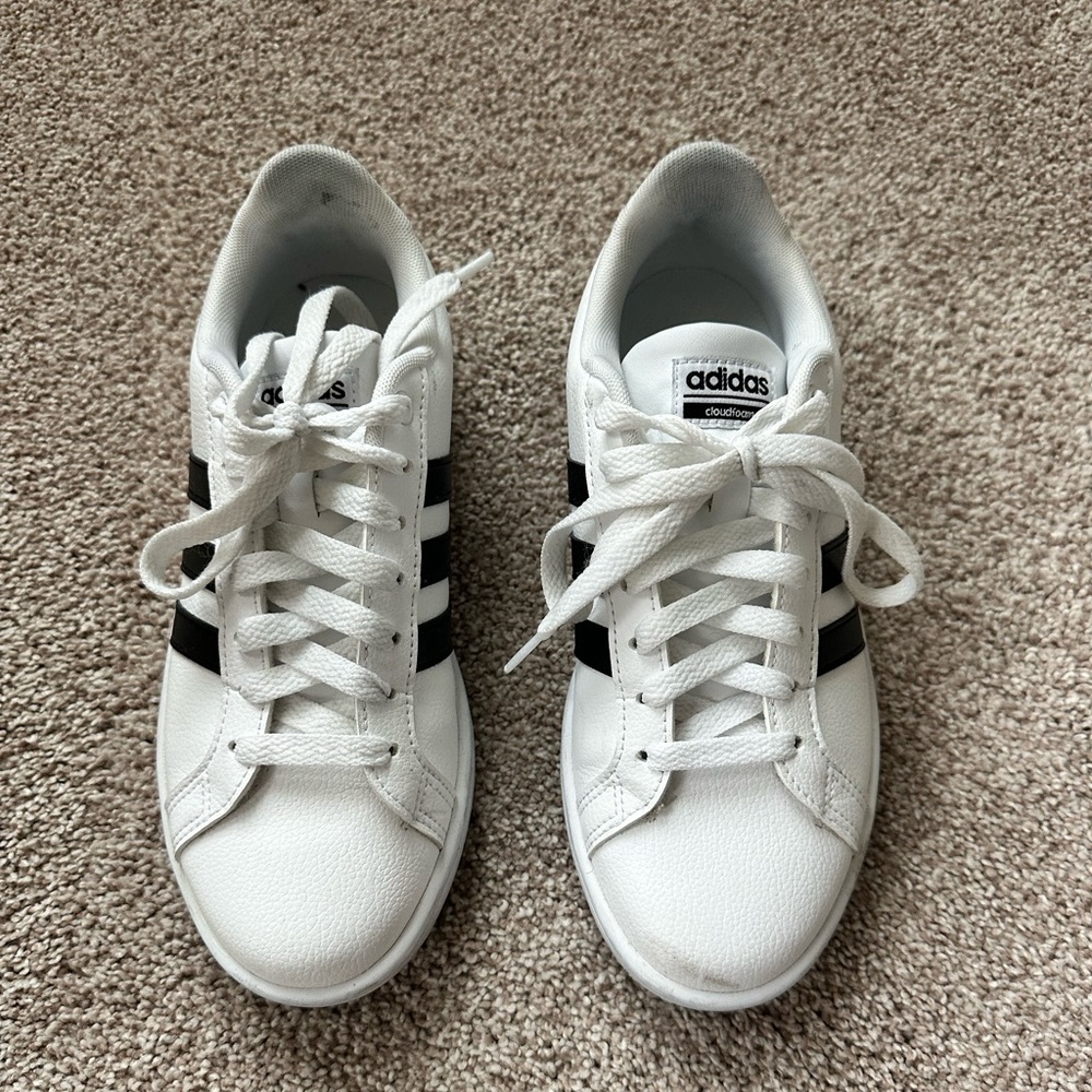 Adidas Sneakers